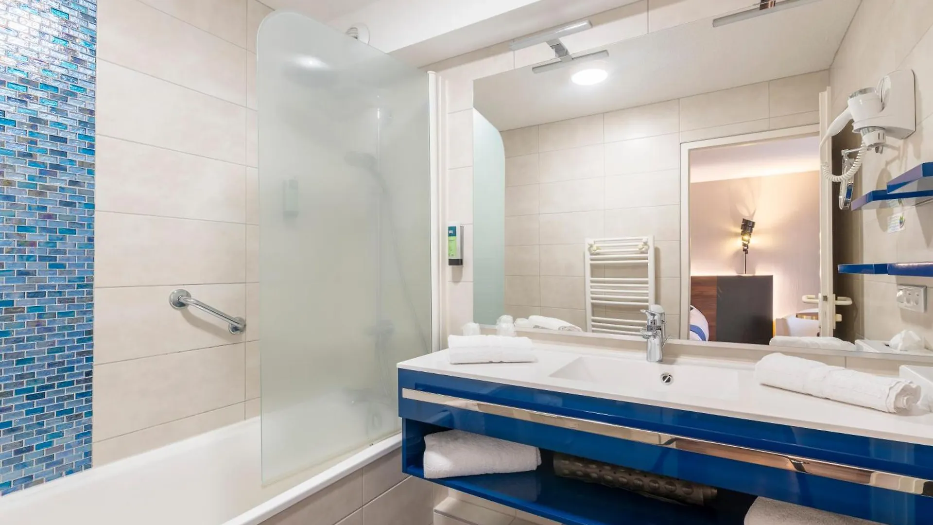 Logis Hotel Arc En Ciel Thonon-les-Bains 3*,